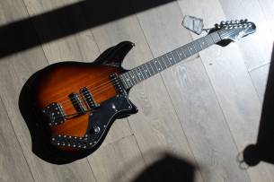 HAGSTROM HAGSTROM IMP-TSB Retroscape Series Impala Tobacco Sunburst, 3, 50 KG