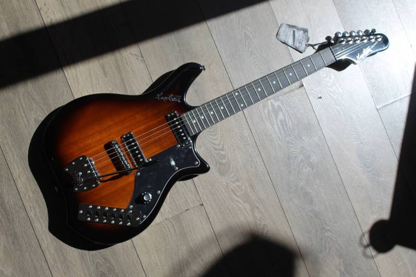HAGSTROM HAGSTROM IMP-TSB Retroscape Series Impala Tobacco Sunburst, 3, 50 KG