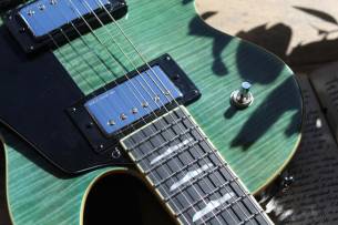 HAGSTROM Ultra Max Fall Sky Satin , HARDCASE, 4, 31 KG