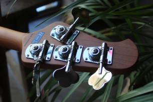 STINGRAY Short Scale Fiesta Red, 3, 33 KG