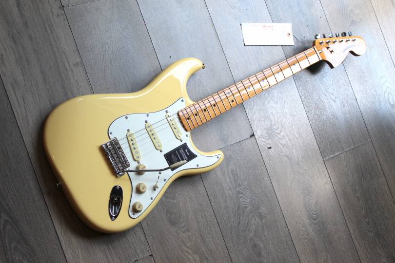 FENDER "Stratocaster Vintera II '70s, Vintage White Maple" GIGBAG, 3, 50 KG