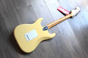 FENDER "Stratocaster Vintera II '70s, Vintage White Maple" GIGBAG, 3, 50 KG