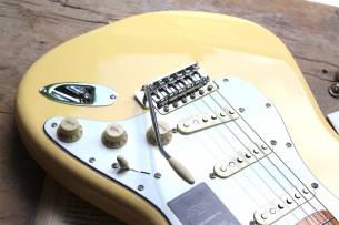 FENDER "Stratocaster Vintera II '70s, Vintage White Maple" GIGBAG, 3, 50 KG