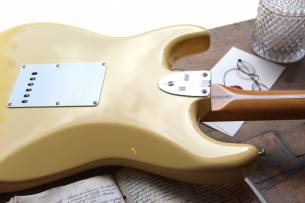 FENDER "Stratocaster Vintera II '70s, Vintage White Maple" GIGBAG, 3, 50 KG