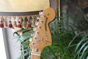 FENDER "Stratocaster Vintera II '70s, Vintage White Maple" GIGBAG, 3, 50 KG