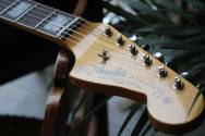FENDER Custom Shop 1967 Jazzmaster DLX Closet Classic, Vintage Blonde HARDCASE, 3, 68 KG