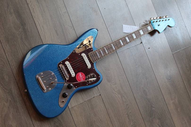 早い者勝ち★Squier FSR Classic Vibe70s Jaguar Squier Classic Vibe '70s Jaguar 3-Color Sunburst – Chicago