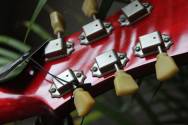 EASTMAN T64/v Bigsby Antique Red, HARDCASE, 2, 88 KG
