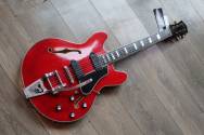 EASTMAN T64/v Bigsby Antique Red, HARDCASE, 2, 88 KG