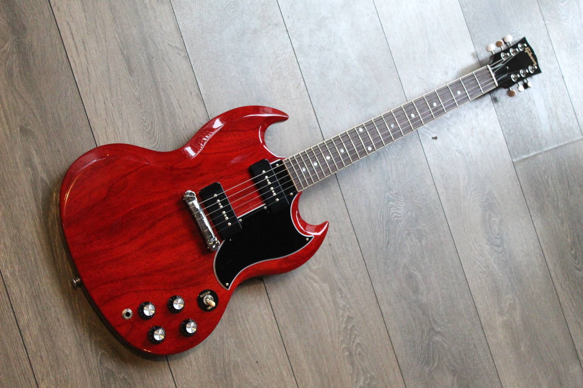 GIBSON SG Special Vintage Cherry, HARDCASE, 2, 87 KG - Estudio 54