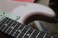 FENDER Limited Edition American Professional II Stratocaster, Rosewood Fingerboard, Shell Pink