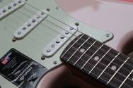 FENDER Limited Edition American Professional II Stratocaster, Rosewood Fingerboard, Shell Pink