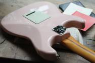 FENDER Limited Edition American Professional II Stratocaster, Rosewood Fingerboard, Shell Pink