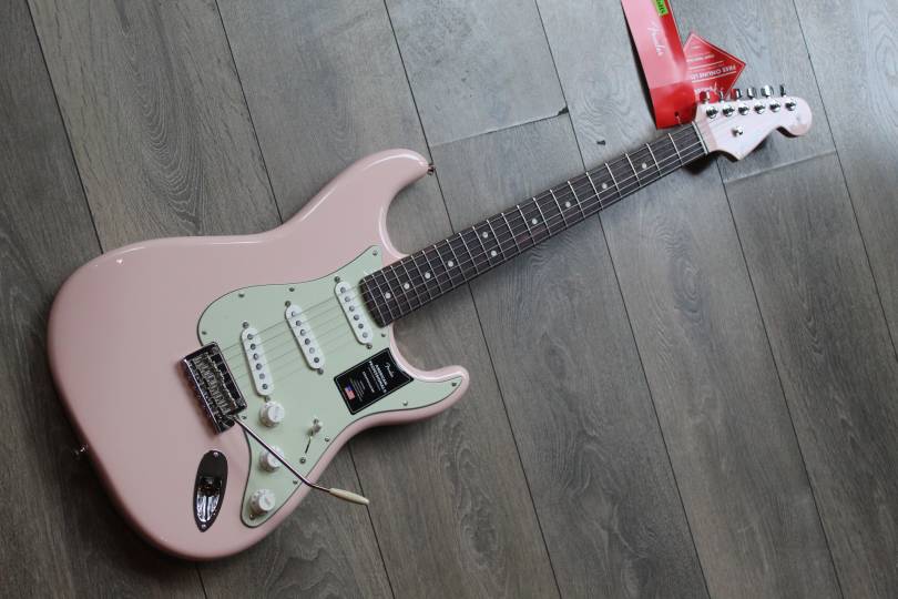 FENDER Limited Edition American Professional II Stratocaster, Rosewood Fingerboard, Shell Pink