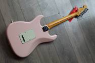 FENDER Limited Edition American Professional II Stratocaster, Rosewood Fingerboard, Shell Pink