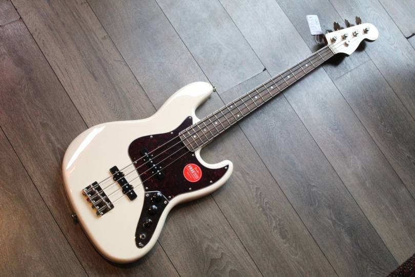 SQUIER Limited Classic Vibe 60s Jazz Bass, Olympic White, Matched Head