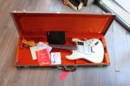 FENDER American Vintage II Strat, Olympic White,Slab Rosewood HARDCASE, 3, 67 KG