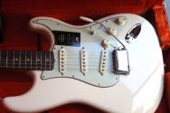 FENDER American Vintage II Strat, Olympic White,Slab Rosewood HARDCASE, 3, 67 KG
