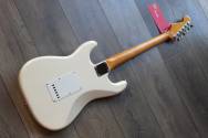FENDER American Vintage II Strat, Olympic White,Slab Rosewood HARDCASE, 3, 67 KG