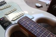 FENDER American Vintage II Strat, Olympic White,Slab Rosewood HARDCASE, 3, 67 KG