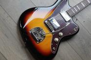 FENDER MIJ Traditional Limited Edition '60s CuNiFe Jazzmaster HH Three Color Sunburst, GIGBAG, 3, 46 KG