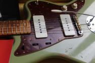 FENDER Custom Shop ´62 Jazzmaster Heavy Relic Maple Neck, Fade Aged Sweet Pea Green HARDCASE, 3, 8 KG