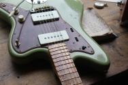 FENDER Custom Shop ´62 Jazzmaster Heavy Relic Maple Neck, Fade Aged Sweet Pea Green HARDCASE, 3, 8 KG