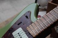 FENDER Custom Shop ´62 Jazzmaster Heavy Relic Maple Neck, Fade Aged Sweet Pea Green HARDCASE, 3, 8 KG