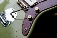 FENDER Custom Shop ´62 Jazzmaster Heavy Relic Maple Neck, Fade Aged Sweet Pea Green HARDCASE, 3, 8 KG