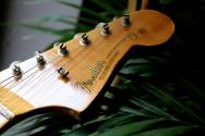 FENDER Custom Shop ´62 Jazzmaster Heavy Relic Maple Neck, Fade Aged Sweet Pea Green HARDCASE, 3, 8 KG