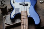 FENDER "LIMITED Player Player Precision Bass®, Maple Fingerboard, Daytona Blue" 3, 80 KG
