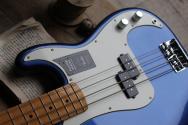 FENDER "LIMITED Player Player Precision Bass®, Maple Fingerboard, Daytona Blue" 3, 80 KG