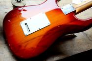 FENDER "Player II Stratocaster®, Maple Fingerboard, Aged Cherry Burst" 2, 82 KG