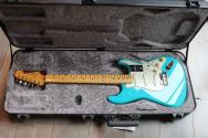 FENDER American Professional II Stratocaster, Miami Blue,, Maple ,HARDCASE, 3, 5 KG
