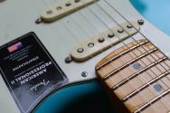 FENDER American Professional II Stratocaster, Miami Blue,, Maple ,HARDCASE, 3, 5 KG