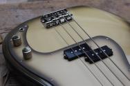 SQUIER FSR Classic Vibe V 70s Precision Bass Maple Neck Antigua