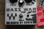 DEATH BY AUDIO Bass War
