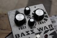 DEATH BY AUDIO Bass War
