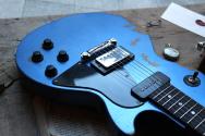 MAYBACH Special Edition for Estudio 54 Lester JR Single Cut P-90+Paf in Pelham Blue HARDCASE, 2, 99 KG