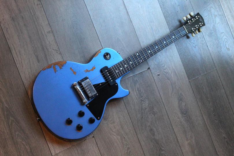 MAYBACH Special Edition for Estudio 54 Lester JR Single Cut P-90+Paf in Pelham Blue HARDCASE, 2, 99 KG