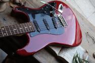 CIMA GUITARS Cima ST Nitro-Red A/PS Cima ST Nitro-Red A/PS, HARDCASE, 4, 35 KG