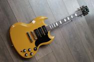 GIBSON "Gary Clark Jr. Signature SG Gloss Yellow Vintage Cherry" HARDCASE, PAPERS, 3, 035 KG