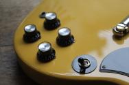 GIBSON "Gary Clark Jr. Signature SG Gloss Yellow Vintage Cherry" HARDCASE, PAPERS, 3, 035 KG