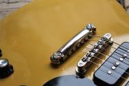 GIBSON "Gary Clark Jr. Signature SG Gloss Yellow Vintage Cherry" HARDCASE, PAPERS, 3, 035 KG