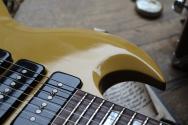 GIBSON "Gary Clark Jr. Signature SG Gloss Yellow Vintage Cherry" HARDCASE, PAPERS, 3, 035 KG
