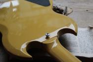 GIBSON "Gary Clark Jr. Signature SG Gloss Yellow Vintage Cherry" HARDCASE, PAPERS, 3, 035 KG