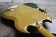 GIBSON "Gary Clark Jr. Signature SG Gloss Yellow Vintage Cherry" HARDCASE, PAPERS, 3, 035 KG