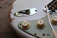 FENDER Custom Shop Limited Edition 1964 L-Series Stratocaster Heavy Relic, 3A Rosewood Fingerboard, Aged Olympic White, HARDCASE