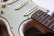FENDER Custom Shop Limited Edition 1964 L-Series Stratocaster Heavy Relic, 3A Rosewood Fingerboard, Aged Olympic White, HARDCASE