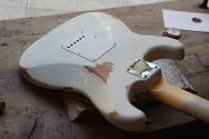 FENDER Custom Shop Limited Edition 1964 L-Series Stratocaster Heavy Relic, 3A Rosewood Fingerboard, Aged Olympic White, HARDCASE